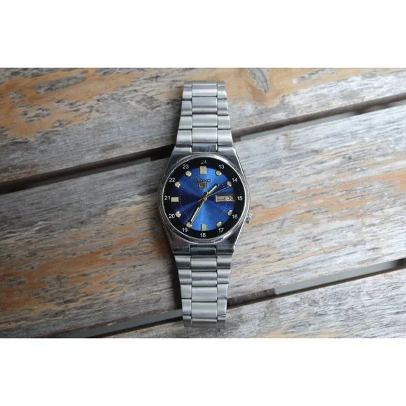 Seiko Blue and Silver Men's Watch - Picture 1 of 6
